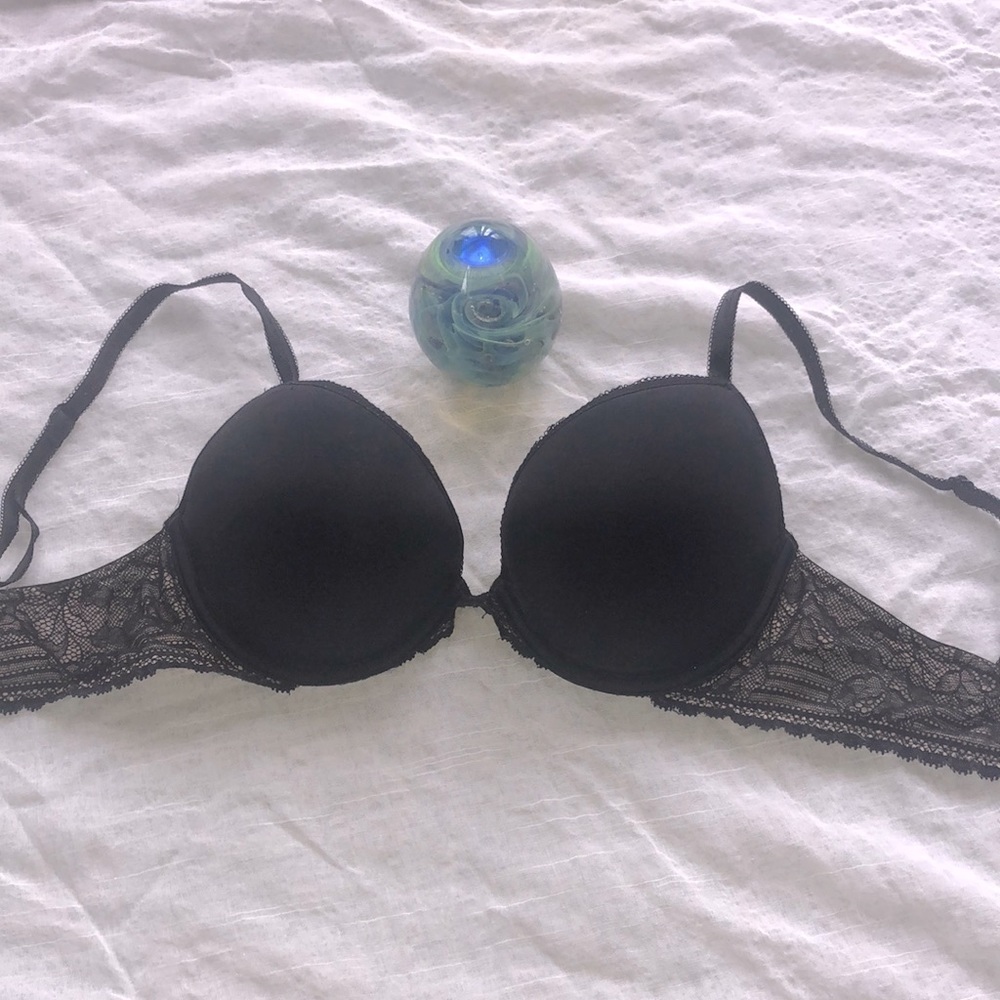 Victoria’s Secret Push-Up Black Nude Lace 32D